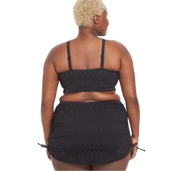 Lane Bryant NWOT No-Wire Crochet High-Neck Swim Bikini Top- Black - Picture 3 of 5